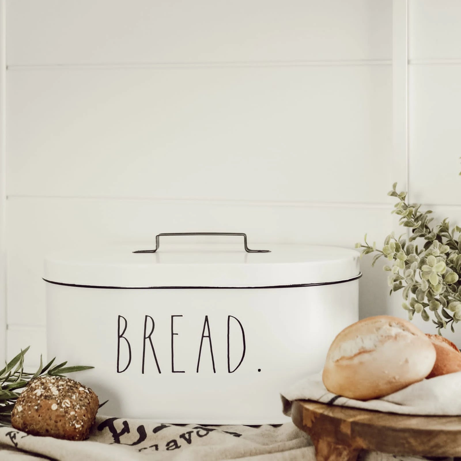 Rae Dunn Brotbehälter „Bread“, Weiß