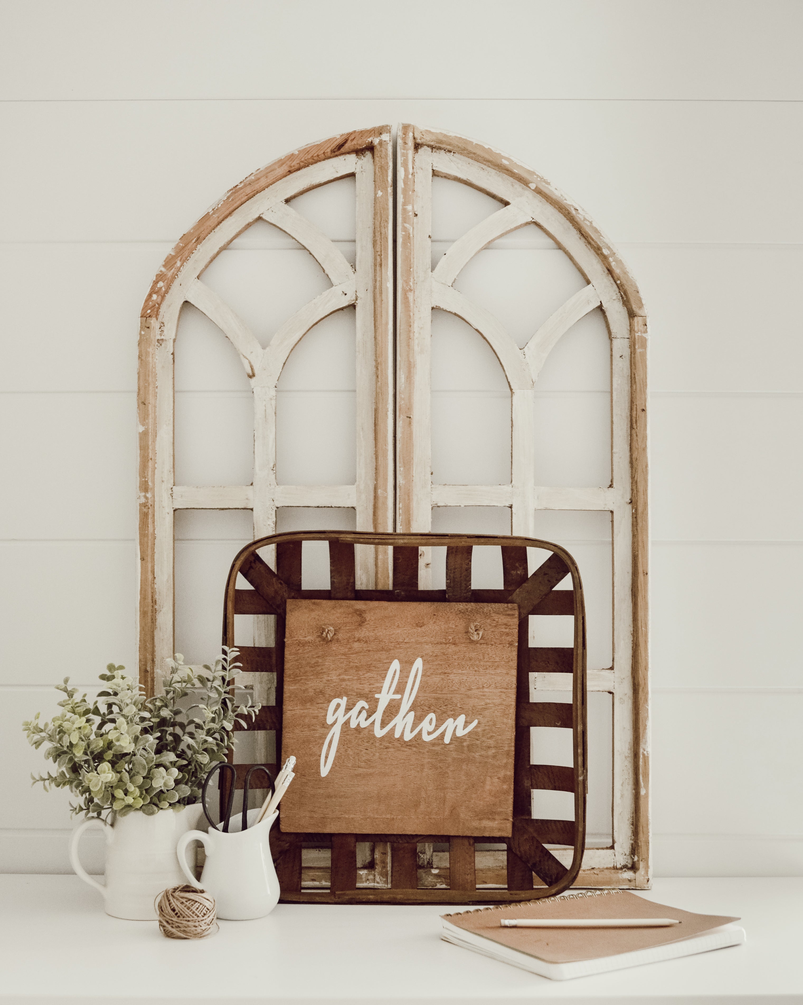 Tobacco basket with Gather sign