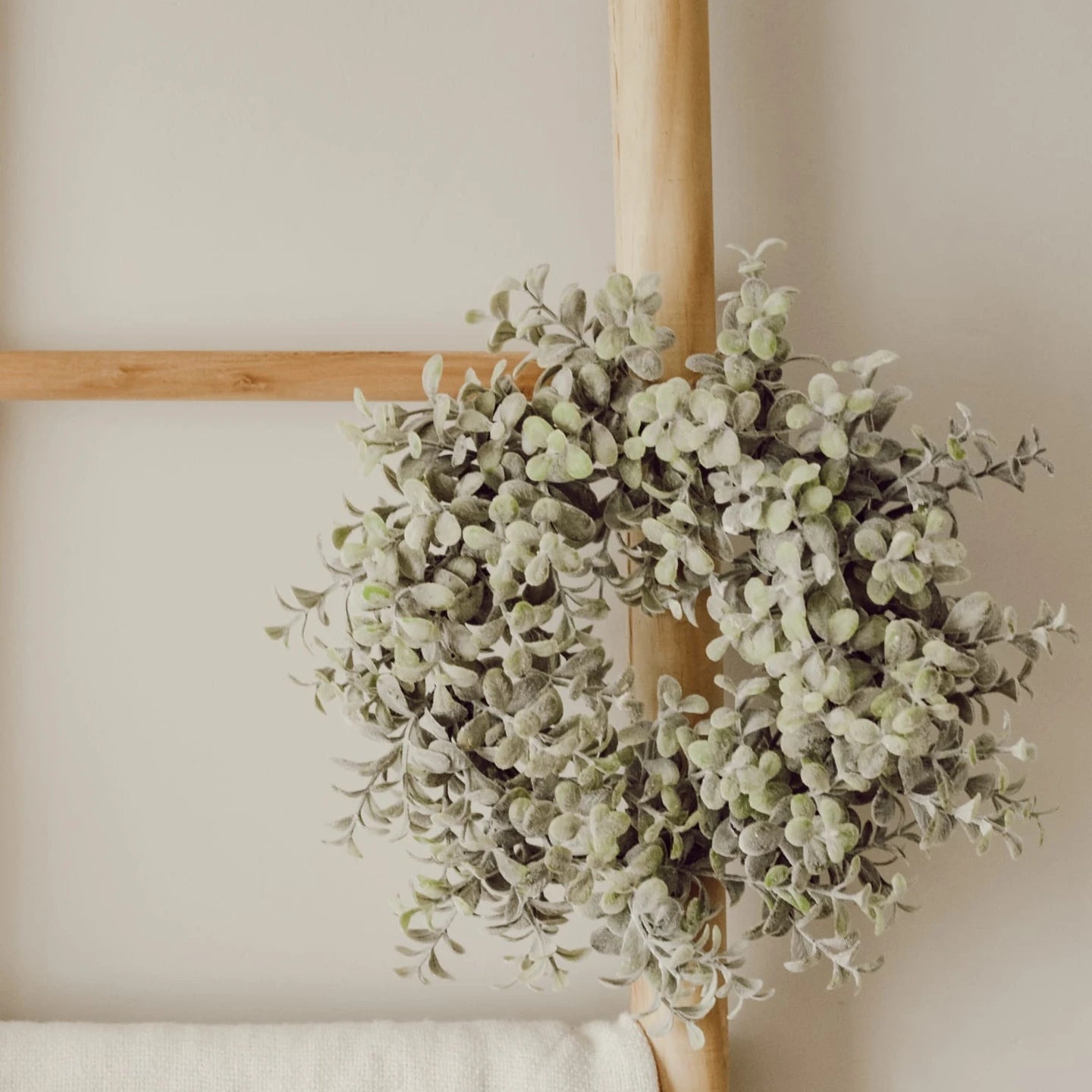 Eucalyptus candle ring